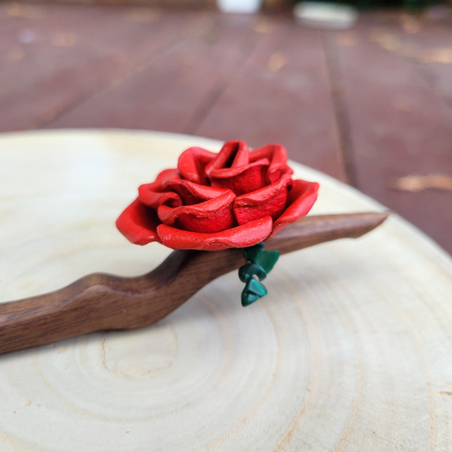 Self-Defense Hairpin with Red Rose and Malachite Leaf Design – Self-Defense Accessory